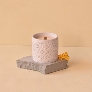 Bougies parfumées en pot de ciment plaqué or fissuré Huaming Bougie parfumée à mèche en bois d'oud noir en <span class=keywords><strong>marbre</strong></span> de luxe parfumé en gros - Product Image 2