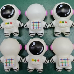Muñecos de dibujos animados hechos a mano de astronautas, adornos de juguete de moda, regalo al por mayor - Product Image 2