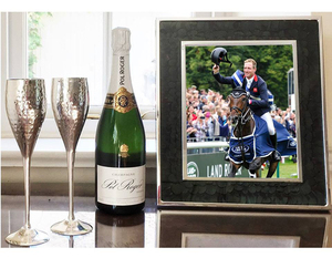 Vente en gros Cadre <span class=keywords><strong>photo</strong></span> de luxe en velours fait à la main avec plumes en métal pour fête Décoration murale de mariage Cadeau d'anniversaire Artisanat - Product Image 2