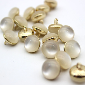 2025 moda pequeños botones de perlas grises de lujo redondo metálico brillo camisa de mujer botones de perlas de cristal - Product Image 3