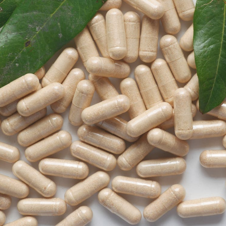 Кийгот травы капсулы. Капсулы на травах. Капсулы с травами. Зеленые травяные капсулы. Травяные капсулы.