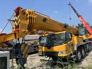 Grue mobile hydraulique d'occasion XCMG QY75KC de 75 tonnes à flèche télescopique pour la construction et le levage - Grue sur camion - Product Image 1