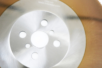 Lame de scie circulaire HSS LIVTER M42 W5 DM05 pour la découpe de métaux DIY, pour machines à découper les tuyaux en acier, avec finition blanche