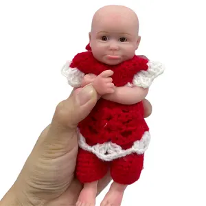 生まれ変わった赤ちゃん人形6インチシリコンガールドールミニパームドール全身シリコンストレスリリーフ大人のための手作り