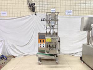 Machine de remplissage automatique de sachets <span class=keywords><strong>d</strong></span>'eau cosmétique industrielle, machine de remplissage de sachets de <span class=keywords><strong>shampoing</strong></span>, machine de remplissage de petits sachets - Product Image 3