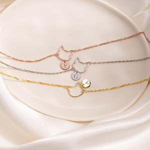 สร้อยข้อมือสแตนเลสสลักอักษรย่อรูปหน้าแมวแบบกำหนดเอง ของขวัญสำหรับคุณแม่แมว คน<span class=keywords><strong>รัก</strong></span>สัตว์เลี้ยง ของขวัญวันแม่ - Product Image 1