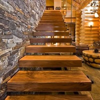 Escalier ouvert en bois avec rampe en verre, garde-corps en acier inoxydable, escalier droit en métal et bois, style contemporain pour cuisine intérieure