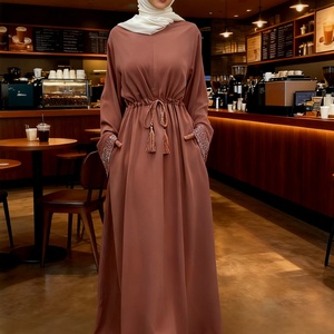 Robe maxi abaya de maternité et d'allaitement de couleur unie avec fermeture éclair sur le devant, poignets amples avec strass, 9 couleurs au choix (6758) - Product Image 2