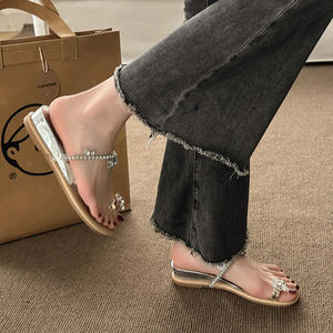 Sandalias de Playa Modernas y Versátiles para Mujer, Diseño Antideslizante, Transpirables, con Estampado Floral, para Uso en Exteriores de Verano - Product Image 5