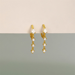 Pendientes de Plata de Ley S925 con Estrella de Ocho Puntas Asimétrica y Luna, Pendientes de Aro con Zirconia en Forma de Gota de Agua y Mariposa - Product Image 5