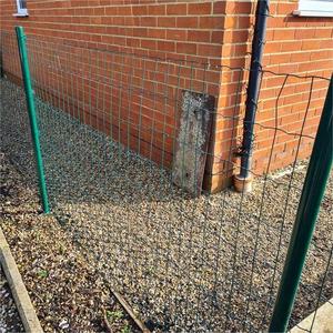 ตาข่ายลวดเชื่อมเคลือบพีวีซีพลาสติกสีเขียวสำหรับรั้วสวน - Product Image 4