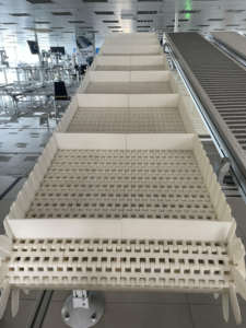 Convoyeur à chaîne en plastique à crampons MF2 CC 3X75, bande flexible pour utilisation industrielle - Product Image 3