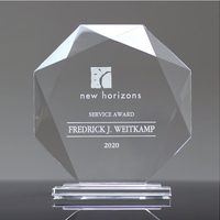 Trophées en cristal en forme de double coupe avec base noire pour la reconnaissance de l'excellence d'équipe et des réalisations collaboratives