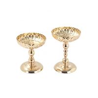 Bol décoratif antique en métal doré pour arrangement de table, idéal pour mariage, avec piédestal en forme de nénuphar et support doré pour composition florale