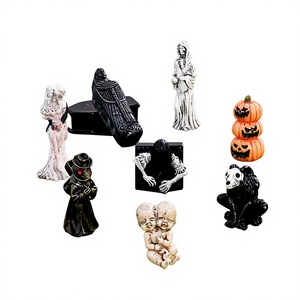 Figurine d'horreur en résine pour Halloween, cadeau pour les fans de films d'horreur, statue de médecin de la peste dans un cercueil effrayant, jouet de fête gothique macabre - Product Image 4