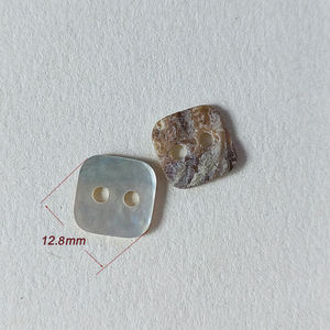 Квадратные пуговицы из перламутра 13 мм с 2 отверстиями, натуральные пуговицы из мабе-ракушки с закругленными углами для одежды и рукоделия, напрямую от производителя - Product Image 2