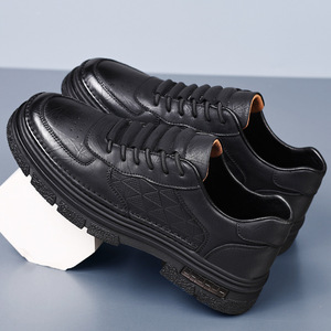 รองเท้าหนังผู้ชายพื้นหนา ส้นเตี้ย ระบายอากาศได้ดี พื้นยาง รองเท้าลำลองทรง Chunky - Product Image 2