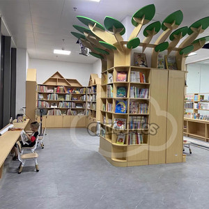 Libreria Contemporanea a Forma di Albero Chiquitos, Arredamento per Area Lettura, Scuola Materna, Scuola, Supermercato, Hotel, Libreria - Product Image 1