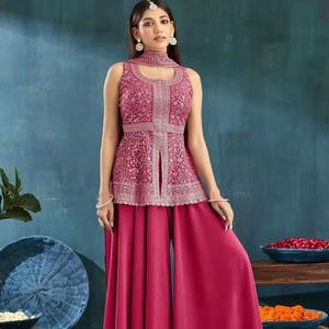 ชุดปาลาซโซสไตล์อินโด-เวสเทิร์นสำหรับผู้หญิง พร้อมเสื้อเปปลัมปักลายแบบไม่มีแขน เหมาะสำหรับงานเลี้ยงฉลองต่างๆ - Product Image 1