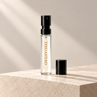 Flacon d'échantillon de parfum en gros 1,5 ml 2 ml 2,5 ml, mini flacon pulvérisateur en verre transparent avec pulvérisateur coloré