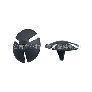 Clips de fixation pour coffre de voiture Smooth Sailing V49 en plastique PA66 pour isolation de capot Chrysler - Product Image 1