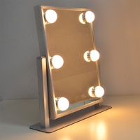 Miroir de maquillage de table de toilette de style cercle lumineux LED Rotation de 360 degrés