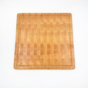 Planche à découper en bois d'hévéa carrée 40,8x40,8x2,5cm double face pour usage en cuisine - Product Image 1
