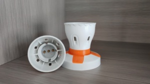 Trần gắn đèn chủ phổ vít nhựa nhỏ tròn giữ đèn - Product Image 3