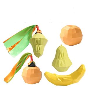 Vente en gros de jouets à mâcher TPR <span class=keywords><strong>pour</strong></span> animaux de compagnie, forme créative personnalisée, jouets à mâcher grinçants - Product Image 1