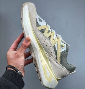 Chaussures de course personnalisées, luxueuses et élégantes, à lacets. Chaussures de randonnée respirantes pour activités sportives en plein air - Product Image 3