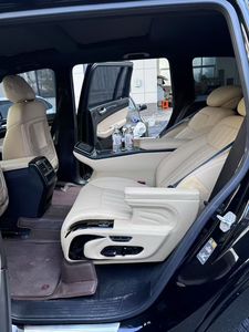 เก้าอี้หนังสุดหรู ดีไซน์แบบเบาะนั่งนักบิน สำหรับรถยนต์ Mercedes Vito V-class W447 และ Hiace - Product Image 2