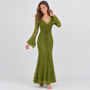 Vestido largo maxi casual verde liso para mujer con encaje, cuello en V, fruncido, con cordones, ajuste ceñido, manga acampanada y cintura natural - Product Image 3