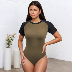 Combinaison en tricot à blocs de couleur pour femmes, taille haute, coupe ajustée, style streetwear, vert café - Product Image 3