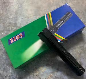 Linterna Táctica Negra de Mano para Exteriores 1103 con Iluminación de Llavero, Carga Rápida, Seguridad, 928 OEM LOGO, Envío Rápido, Cargador UE y EE. UU. - Product Image 1