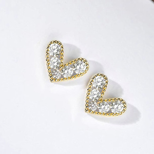 Orecchini a perno a forma di cuore, piccoli, eleganti e chic, gioielli per le orecchie da donna, per l'uso quotidiano, l'ufficio, il pendolarismo, outfit casual, idea regalo - Product Image 6