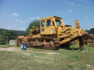 Bulldozer sur chenilles D8K d'occasion - Couple de charge élevé, fabrication japonaise, capacité de bêchage de 4 m - Product Image 3