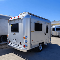 Mini-caravane compacte moderne en aluminium - Camping-car léger avec une liberté maximale - Travel Box