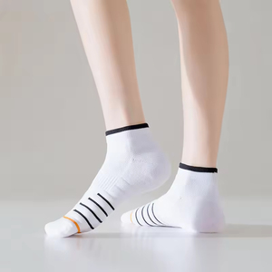 Chaussettes de course techniques personnalisées à semelle coussinée, vente en gros, haute qualité - Product Image 5