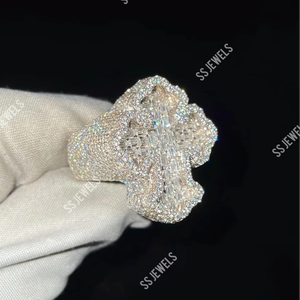 Bague croix personnalisée de style hip hop VVS Moissanite Baguette Diamants Bustdown Look pour Noël ou vêtements de rappeur - Product Image 1