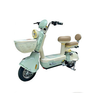 จักรยานไฟฟ้าสีขาวพร้อมตะกร้าหน้าและเบาะคู่สีน้ำตาล - Product Image 4