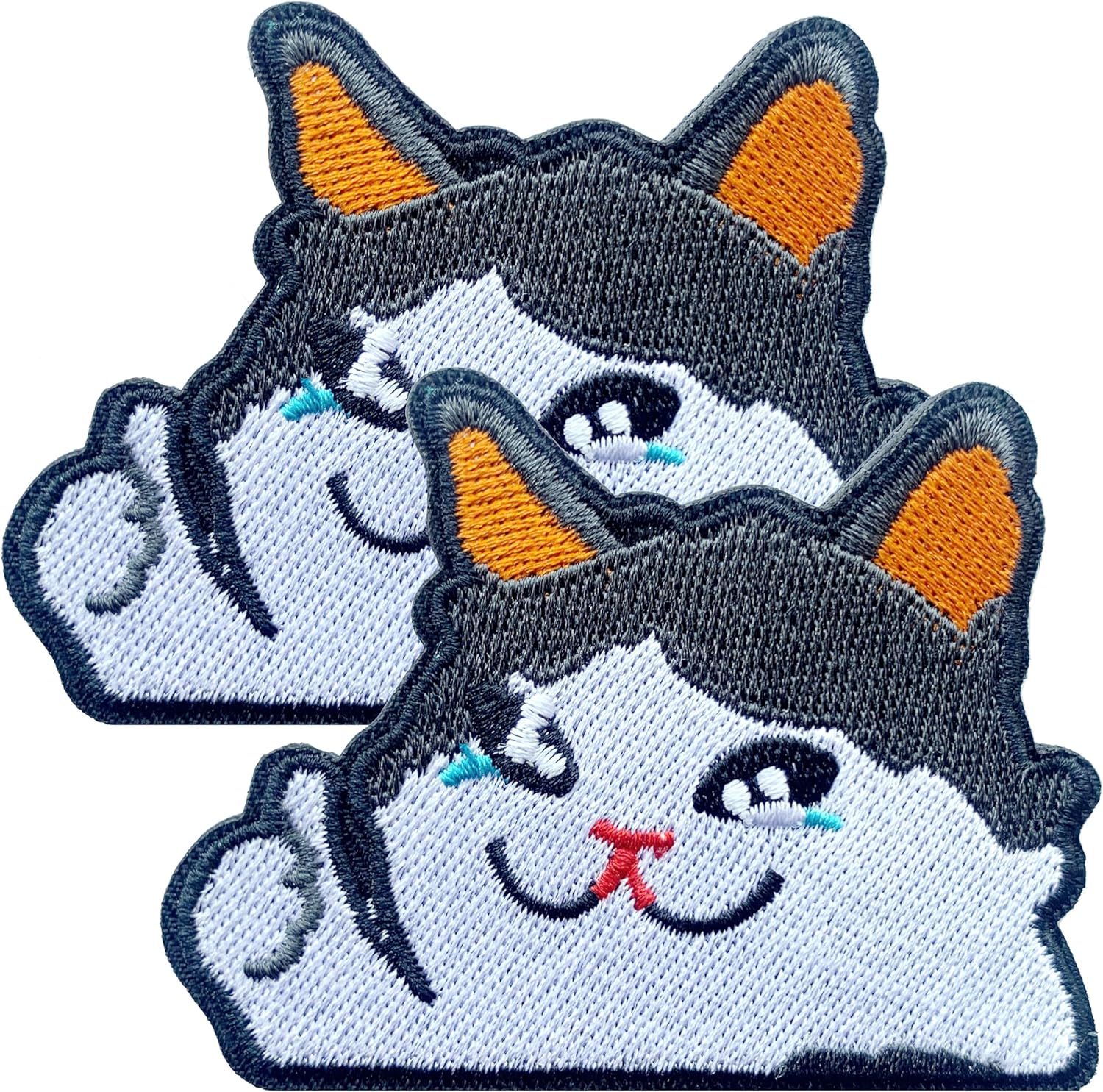 Cri drôle de chat blanc-marron