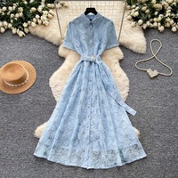 Robe décontractée élégante rose pour femme, coupe trapèze, manches courtes, ceinture, broderie florale, longueur midi, pour le quotidien et les soirées