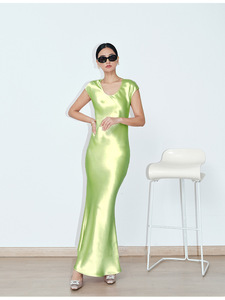 Robe <span class=keywords><strong>de</strong></span> soirée mi-longue en satin d'acétate importé OEM, coupe oblique à 45 degrés, col mandarin, taille empire vintage, ODM - Product Image 6