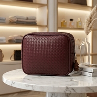 Étui à cosmétiques en PU haute capacité avec fermeture éclair, logo et couleur personnalisés Royal Fair, ODM, sac de rangement portable pour maquillage pour femmes et filles