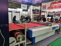 Fabrication vente directe rentable couteau oscillant automatique monocouche Machine de découpe pompe moteur noyau Offre Spéciale