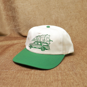 Gorra de Béisbol Nueva de Fábrica con Visera Curva en Contraste, Personalizable con Bordado de Marca - Product Image 1