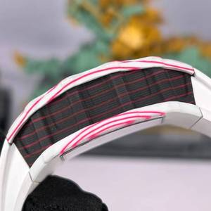 Reloj Mecánico Deportivo Unisex de Lujo con Movimiento Tourbillon de Fibra de Carbono Rosa 38-02, Diseño Esqueleto, 101g - Product Image 4