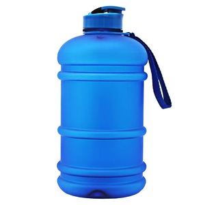 All'ingrosso bottiglia di acqua per animali domestici trasparente con brina e mezza gallone 2.2L BPA gratis per Sport all'aria aperta - Product Image 6