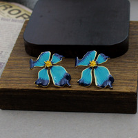 Boucles d'oreilles vintage bleu iris, style rustique et émail, boucles d'oreilles fleur exagérées, bijoux tendance pour femmes