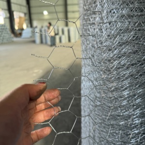 Malla de Alambre Galvanizado Hexagonal de 13 mm - Rollo de Malla de Alambre para Pollos de 1/<span class=keywords><strong>2</strong></span> Pulgada para Cercas y Manualidades - Product Image 5